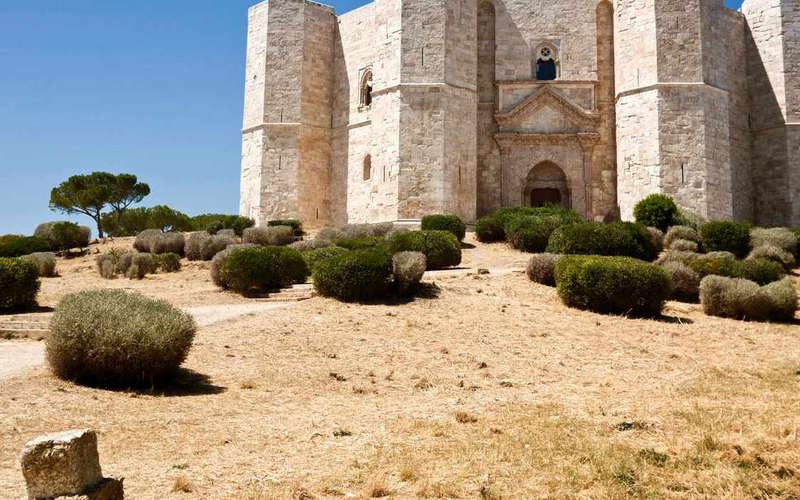 Castel del Monte jegyek sorban állás nélkül