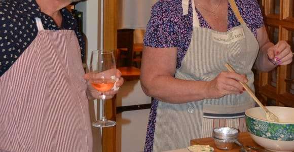 Tastes of Home : Cuisine conviviale et tradition