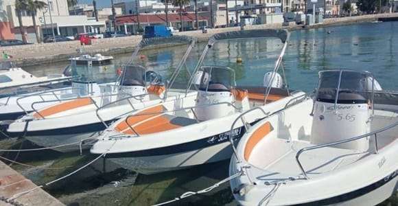 Porto Cesareo: 7-Seater Boat Rental Without a License