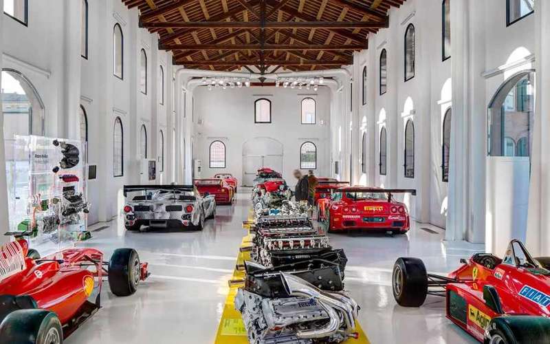 Enzo Ferrari Múzeum Modena: jegyek és látogatás a szülőházban