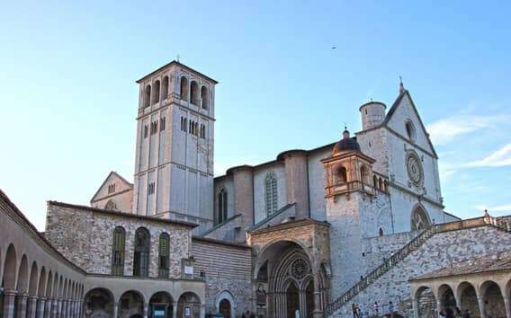 Rundgang durch Assisi: Der Heilige Franziskus und die Heilige Klara