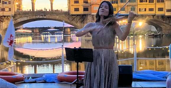 Florens: Kryssning på floden Arno med livekonsert