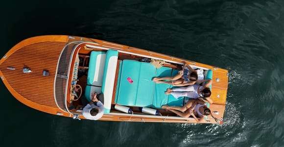 Lago di Como: Tour privato in barca con bagno e prosecco