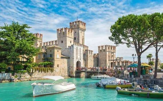 Desde Verona: Crucero privado en barco con degustación de Spritz
