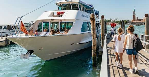 Venecia: Burano, Torcello y paseo en barco por Murano con soplado de vidrio