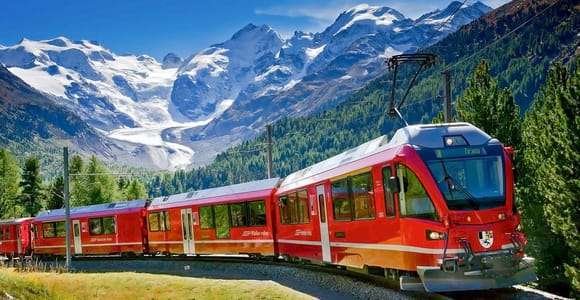 Von Mailand aus: Bernina Express Zug und St. Moritz Tour mit dem Bus