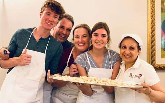 Kurz vaření těstovin a tiramisu ve Florencii s vínem