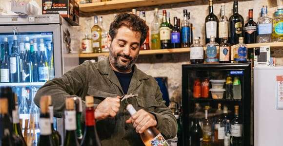 Palermo: Cata de vinos con aperitivos en la Bottega Monteleone