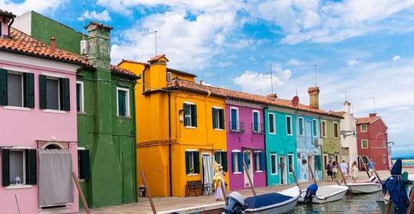 Venecia: Tour en barco por Murano y Burano con visita a una fábrica de vidrio