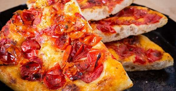 Bari: Comida callejera italiana con degustaciones y bebidas