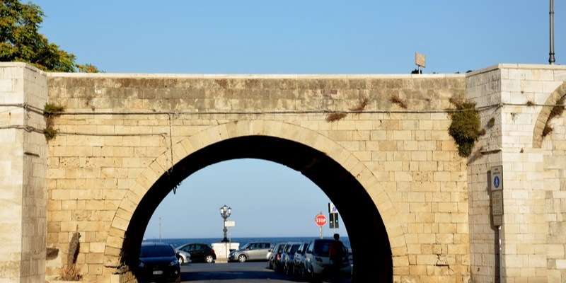 Bari tengerpartja, a Muraglia-tól a Diaz térig