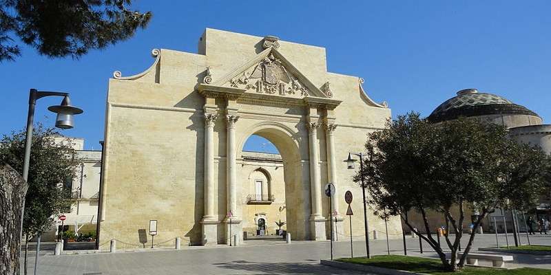 Porta Napoli