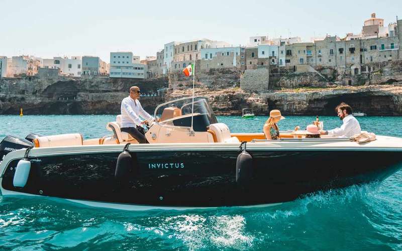 Plavba lodí s proseccem v Polignano a Mare, jeskyně a koupání