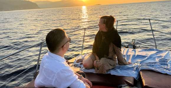 Tour en barco al atardecer en Palermo