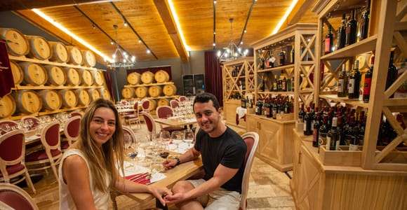 San Gimignano: Comida o Cena en una Bodega con Degustación de Vinos