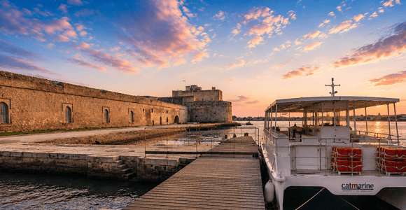 Brindisi: Panoramic harbor tour by catamaran