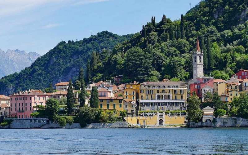 Varenna: Lake Como Shared Boat Tour