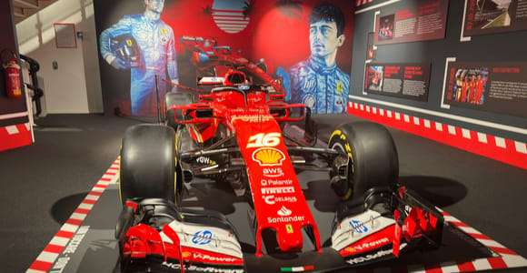 Von Bologna aus: Ferrari-Museen, Fabrik-Tour und F1-Simulator
