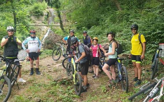 Bologna: Geführte E-Bike Tour mit Brunch oder Aperitivo