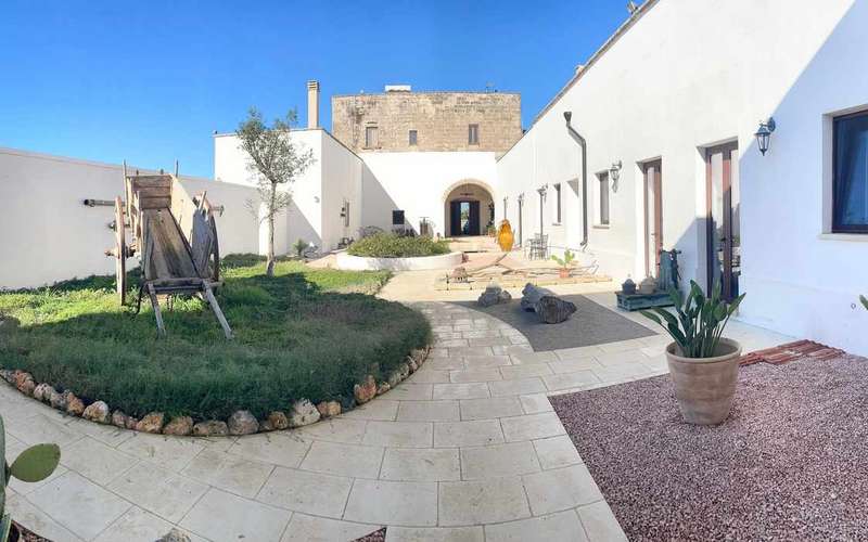 Borkóstoló a Jón-tenger menti Salentóban, Masseria Vico