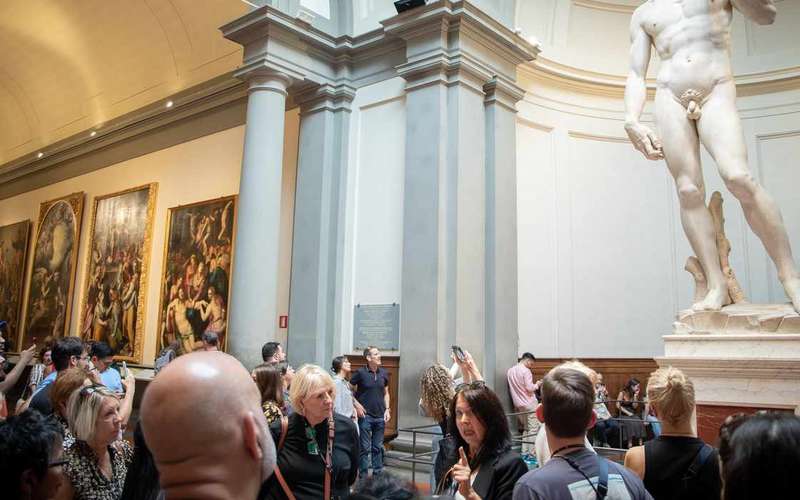 Florence: Accademia Gallery Guided Tour with Entry Ticket