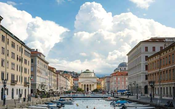 Joyas escondidas de Trieste: tour privado a pie con guía