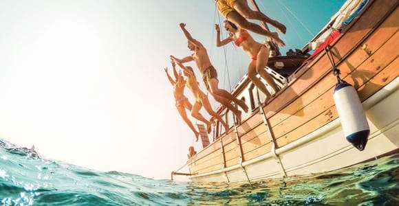 Desde Amalfi Tour en barco por la isla de Capri con snorkel y bebidas
