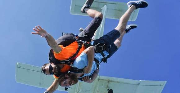 Reggio Emilia: Tandem Skydiving Experience