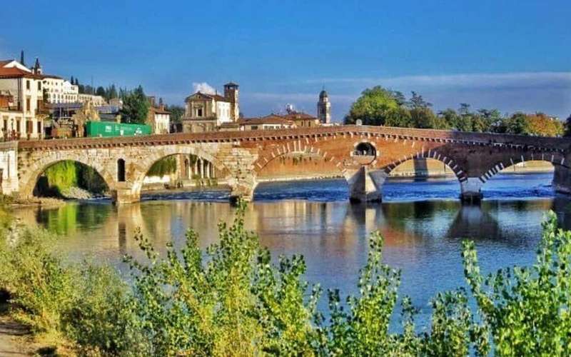 Verona: sétatúra a látnivalók és a rejtett kincsek nyomában