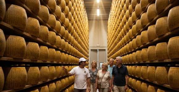 Rundtur i Parmigiano-fabrik och provsmakning nära Parma och Reggio