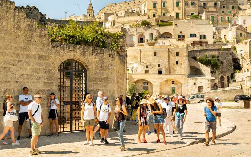 Sassi di Matera-túra barlanglakással és sziklatemplommal