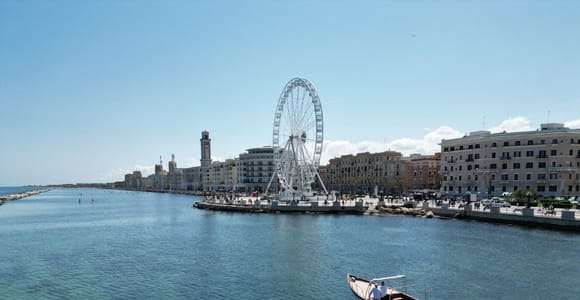 Bari: recorrido panorámico en barco por la costa