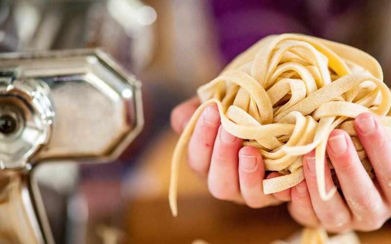 Corso di pasta fresca a Firenze in torre medievale