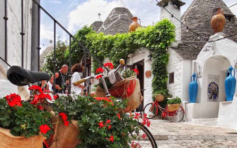 Alberobello és Matera egynapos kirándulás Bariból busszal