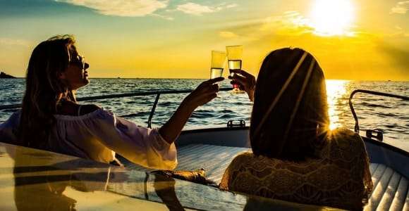 La Spezia: Bootstour bei Sonnenuntergang mit Aperitivo und Snacks