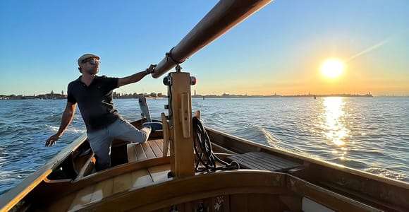 Venice: 1.5h Sunset Lagoon Cruise on Traditional Wooden Boat