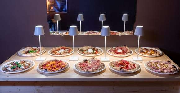 Experiencia gourmet de pizza con bebidas y postre en Lecce