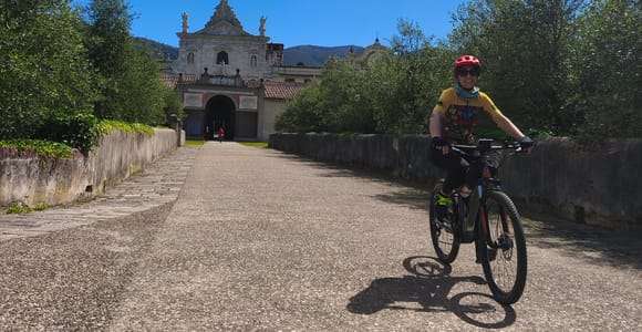 Recorrido guiado en E-Bike. Los Alrededores de Pisa: Historia, Naturaleza y Lugares Secretos