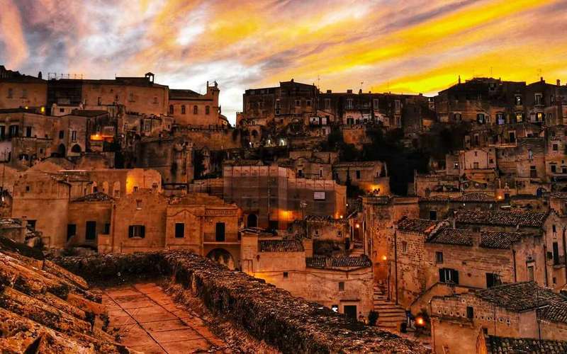 Matera: sétatúra barlanglakás- és templomlátogatással
