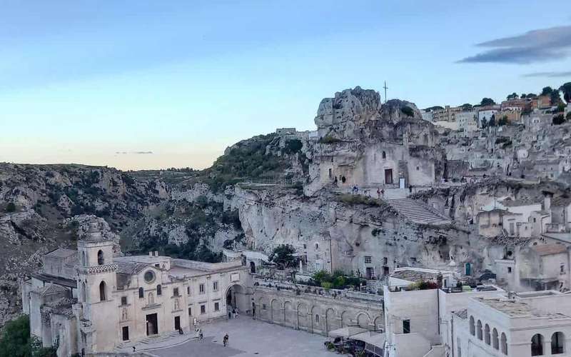 Matera Sassi-túra ételkóstolóval és sziklatemplommal