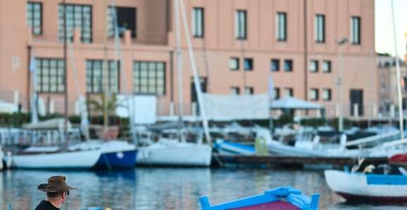 Bari: Paseo en barco sobre "Gozzovigliando", barco de pescadores