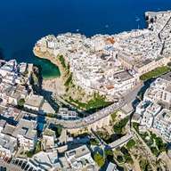 Tagestour im Reisebus: Alberobello, Monopoli, Polignano
