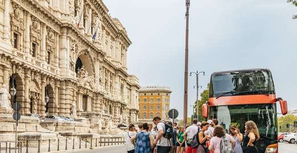 Řím na vlastní pěst: Autobusový transfer z Civitavecchie