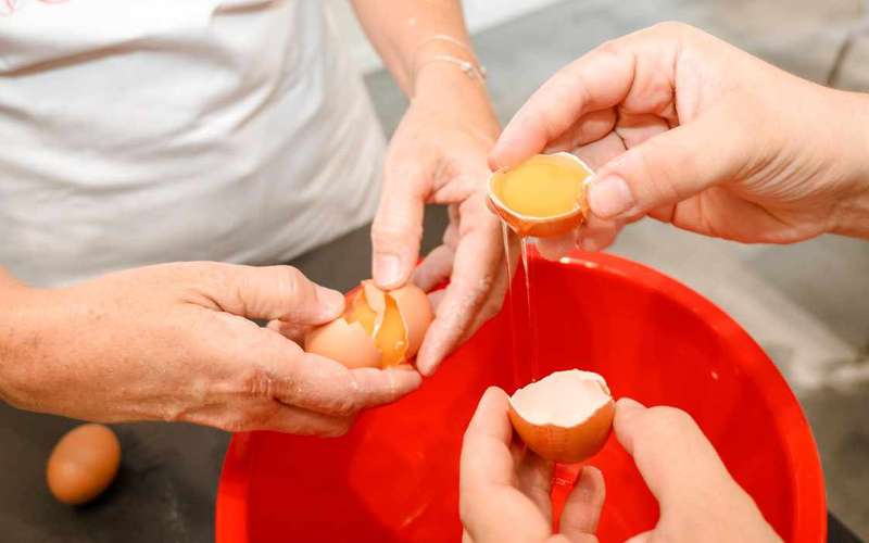 Bergamo: tésztakészítő és tiramisu főzőtanfolyam egy helyi otthonában