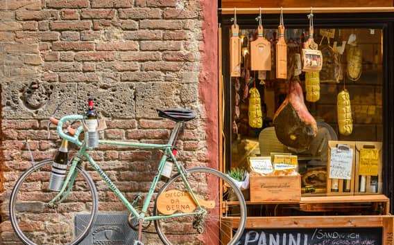 Lucca: Visita guiada gastronómica a pie con degustación