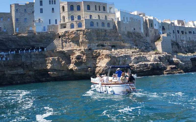 Monopoli: 2,5-godzinna wycieczka z przewodnikiem do jaskiń Polignano a Mare