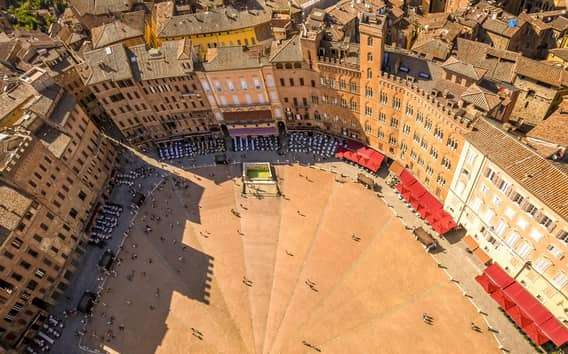 Výlet do Pisy, Sieny a San Gimignana s obědem ve vinařství