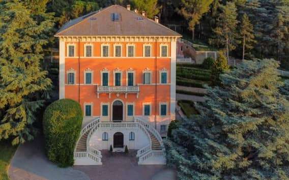Wijnproeverij in Predappio: villa en oude kelder