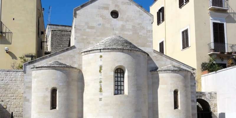 Bari óváros kis templomai