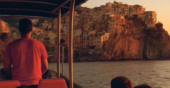 La Spezia: Cinque Terre Bootstour bei Sonnenuntergang mit Aperitifs